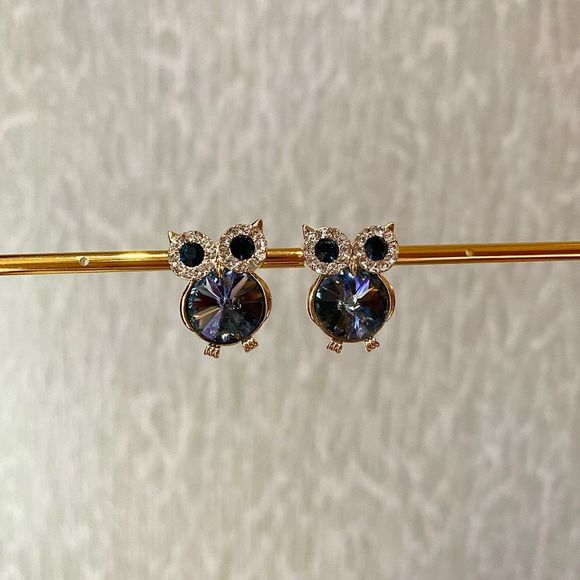 Blue Grey Crystal Owl Gold Earrings - Picture 4 of 5